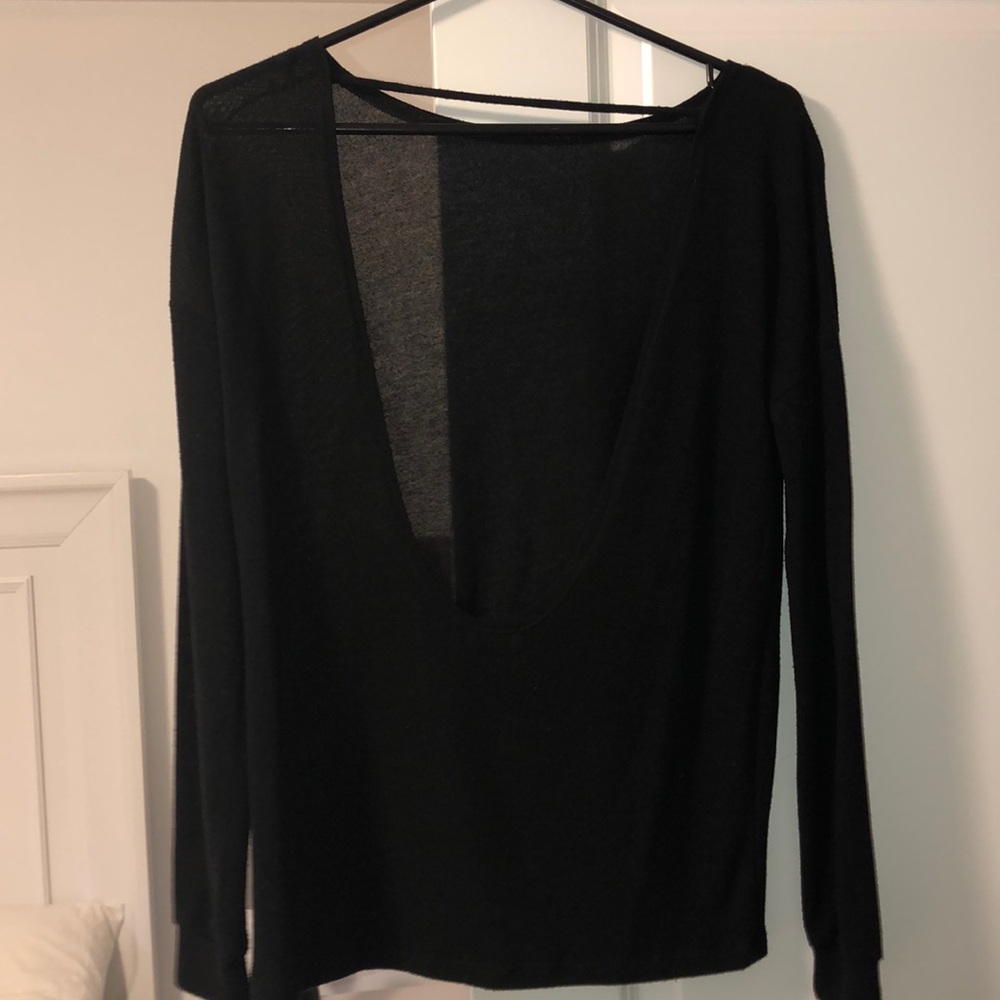 Low back, black long sleeve